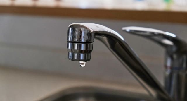 水回り修理業者が見積ページを活用して問い合わせの質を高めるイメージ